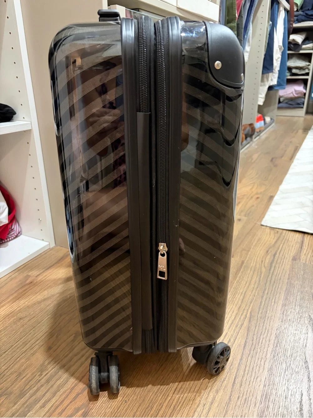 Karl Lagerfeld Black Glossy Spinner Suitcase with Pink Accents - Picture 2 of 8